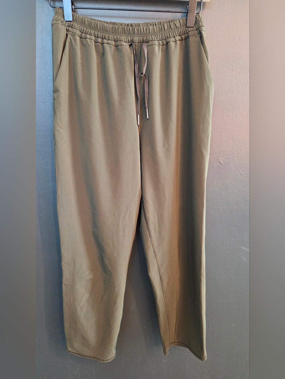 Lululemon Olive Cropped Athletic Pants